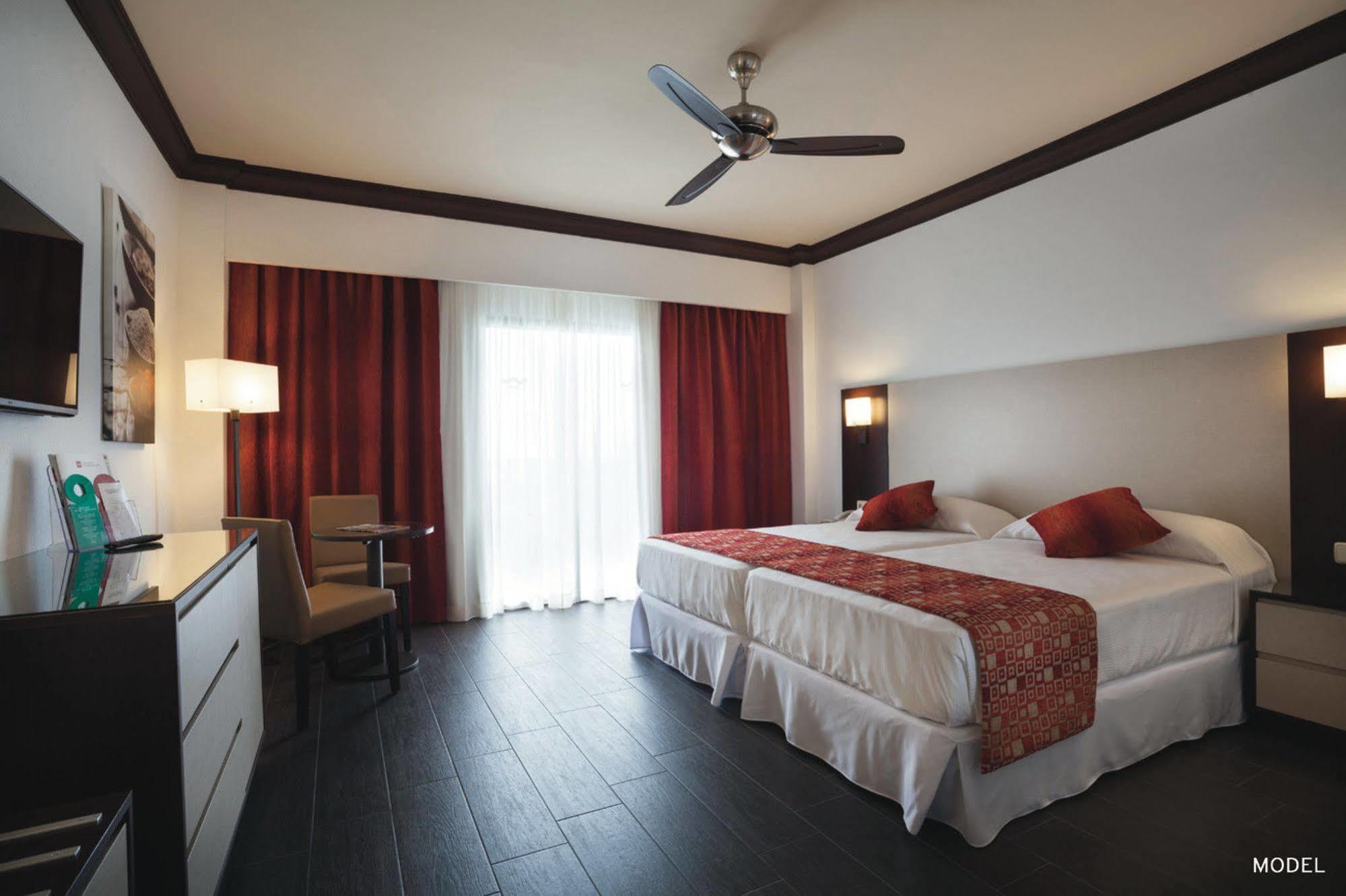 Hotel Riu Monica - Adults Only เนร์คา ภายนอก รูปภาพ